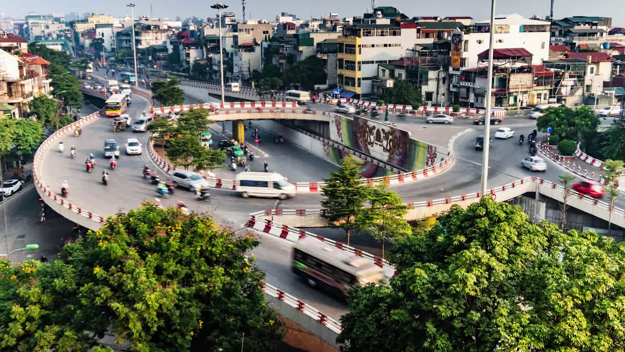 하루 바쁜 도시 로터리 트래픽 하노이 veitnam