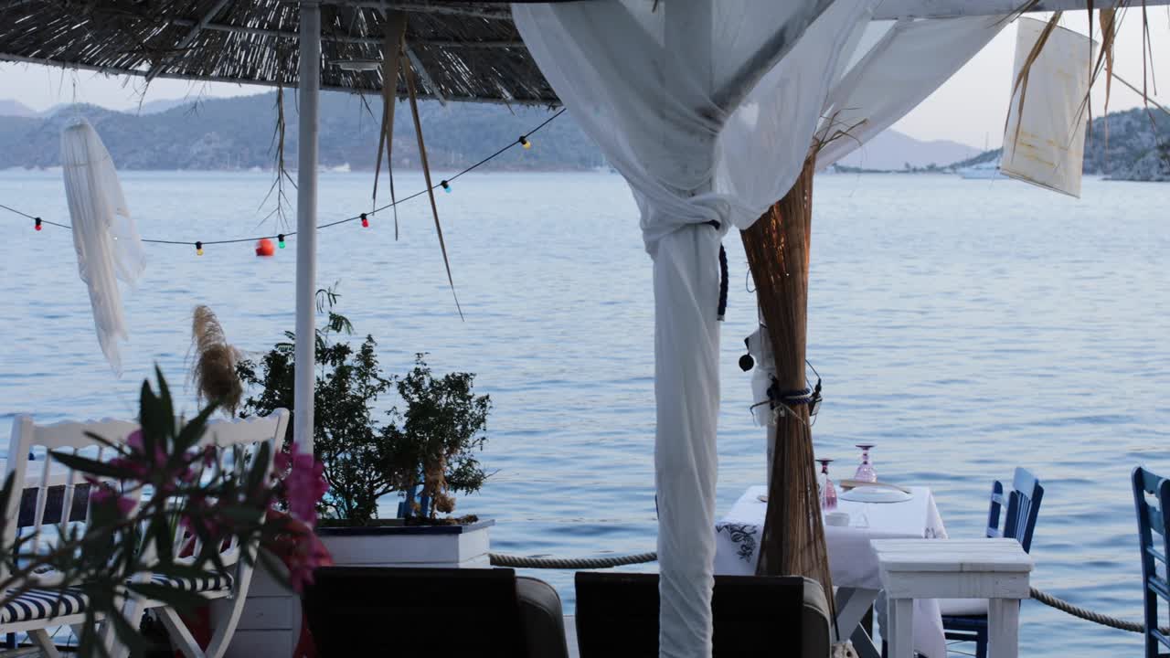 마르마리스 터키 해변에 있는 스 바