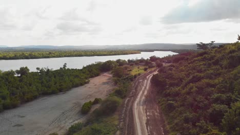 La-Terminal-De-Tren-Expreso-De-Madaraka-Y-Vías-En-Mombasa,-Kenia