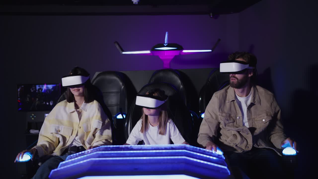 familia disfrutando de una experiencia de vr