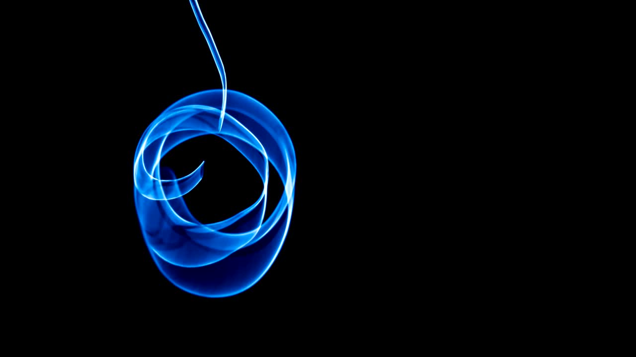 Glowing abstract curved blue and magenta lines - Light painted 4K video timelapse