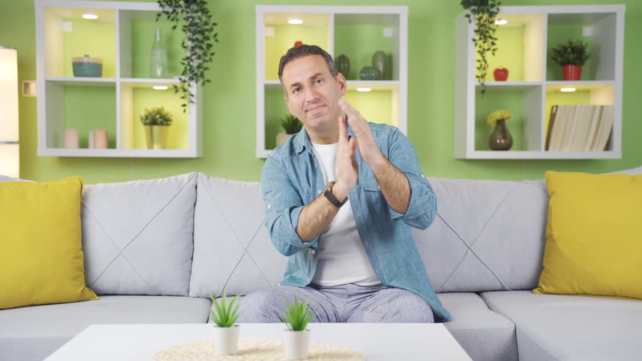 브라보, 박수 치는 남자 축하합니다, 기 ⁇ 하고 자랑스럽습니다.