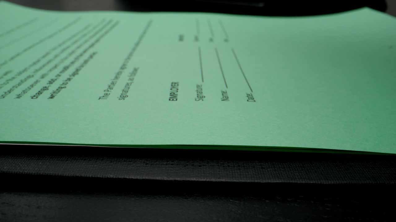 firma de un contrato de trabajo