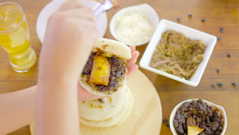 Arepas,-Venezuelan-dish-made-of-corn-flour