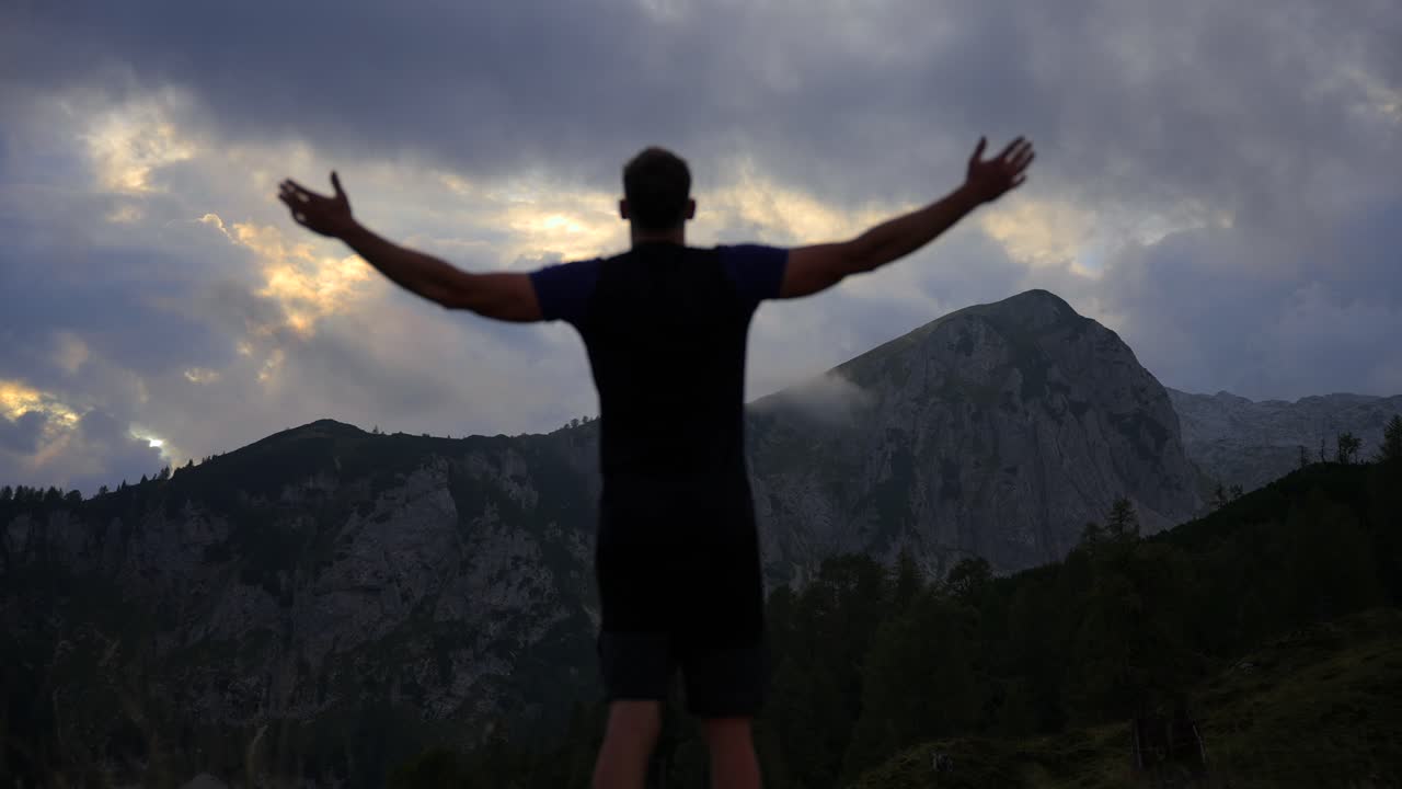 k video ancho filmado en un trípode