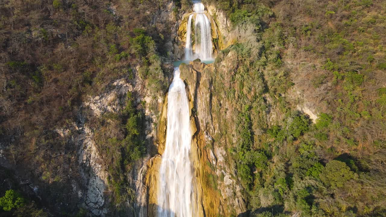 hermosa cascada el chiflon en chiapas, mexico, vista aerea 4k