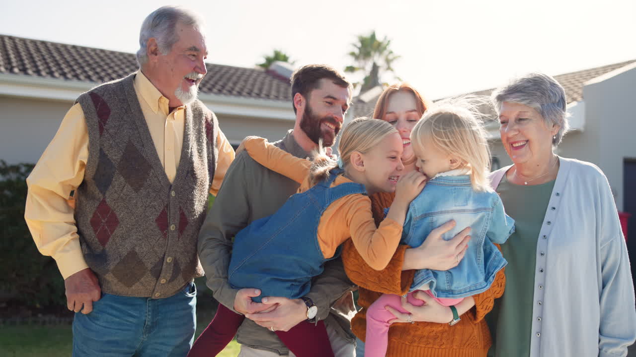 할아버지 와 할머니 와 함께 행복 한 가족