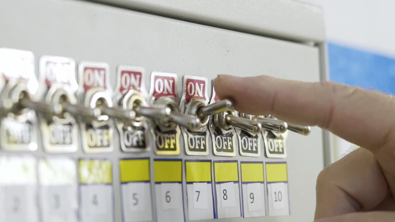 전기 작동 패널