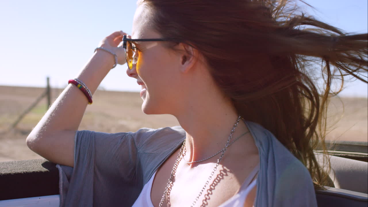 열린 도로의 자유는 유혹적입니다.