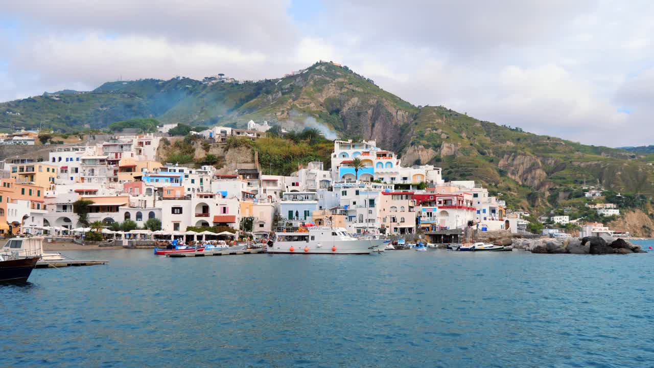 ischia, 이탈리아의 산트 안젤로 베이