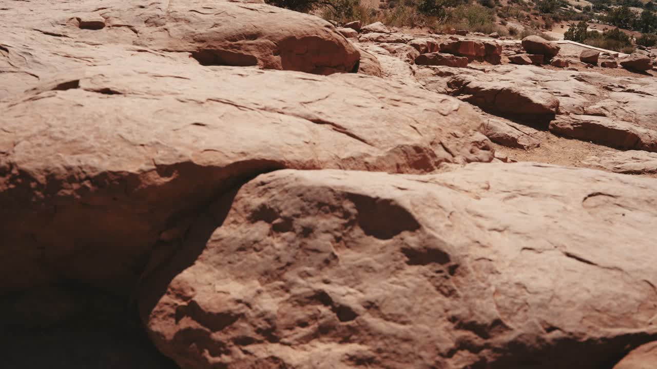 Witness the natural wonder of Turret Arch in Arches National Park, Utah. Marvel at the incredible sandstone arch that blends in seamlessly with the stunning desert landscape.

Shot in 4K.