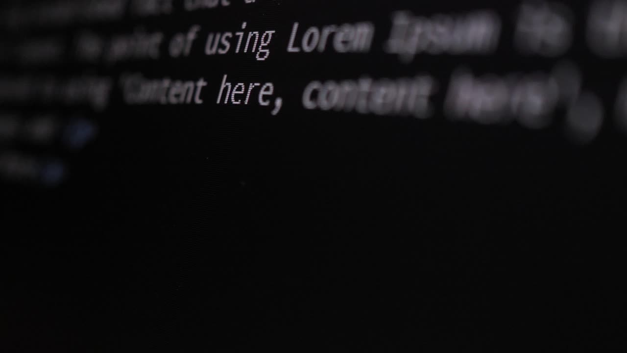 código de etiqueta html de toma de primer plano de 4k en el monitor de la pc desplácese hacia abajo