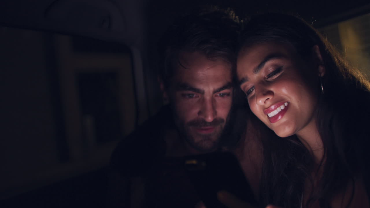 모든 사람들은 첫 데이트 셀피를 기억합니다.