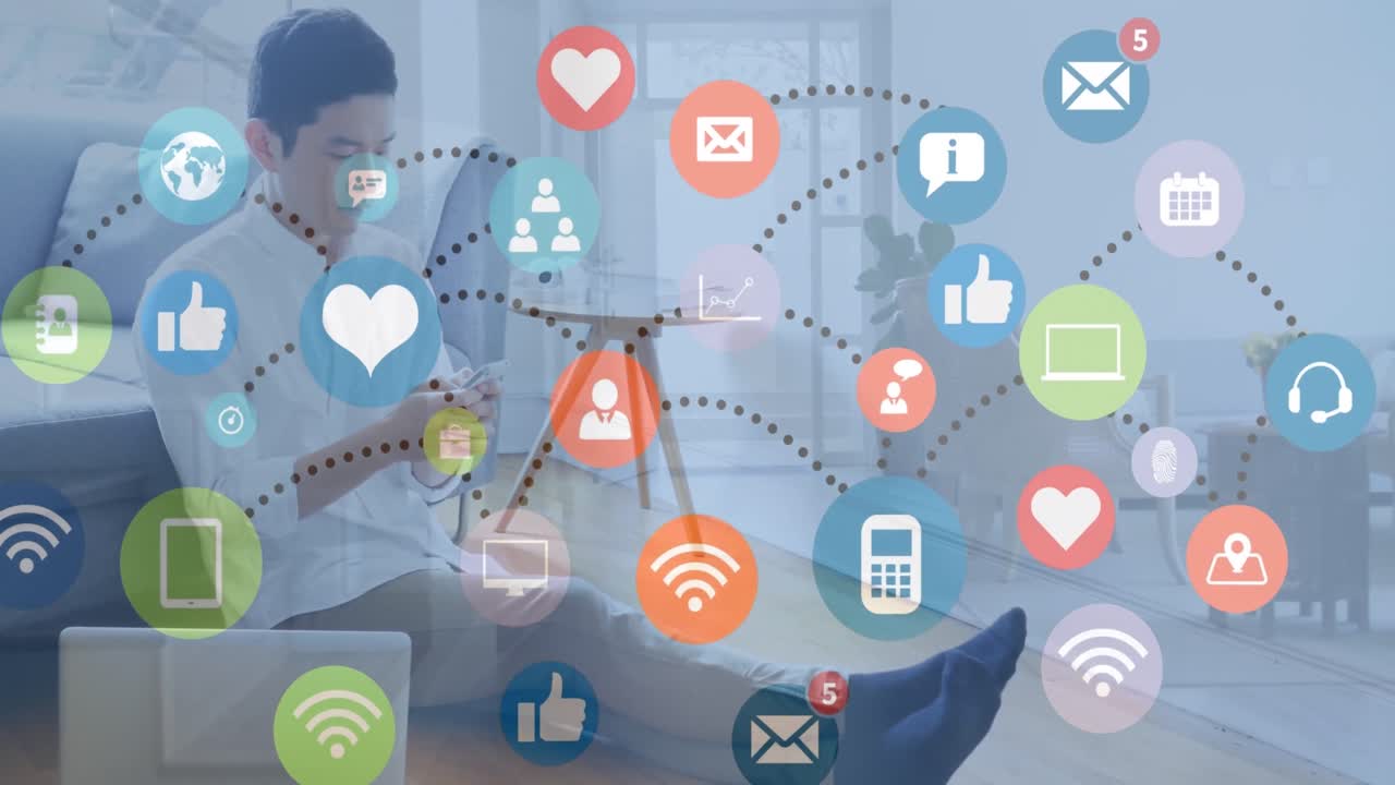 노트북을 사용하는 비즈니스 사람들에 대한 미디어 아이콘과의 연결 네트워크의 애니메이션