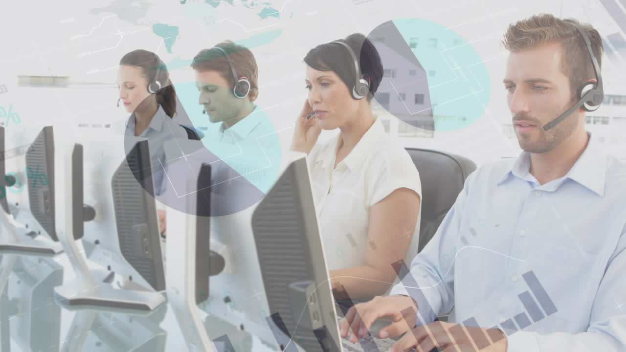 휴대폰 헤드 ⁇ 을 착용한 사업가 여성에 대한 통계 및 데이터 처리 애니메이션