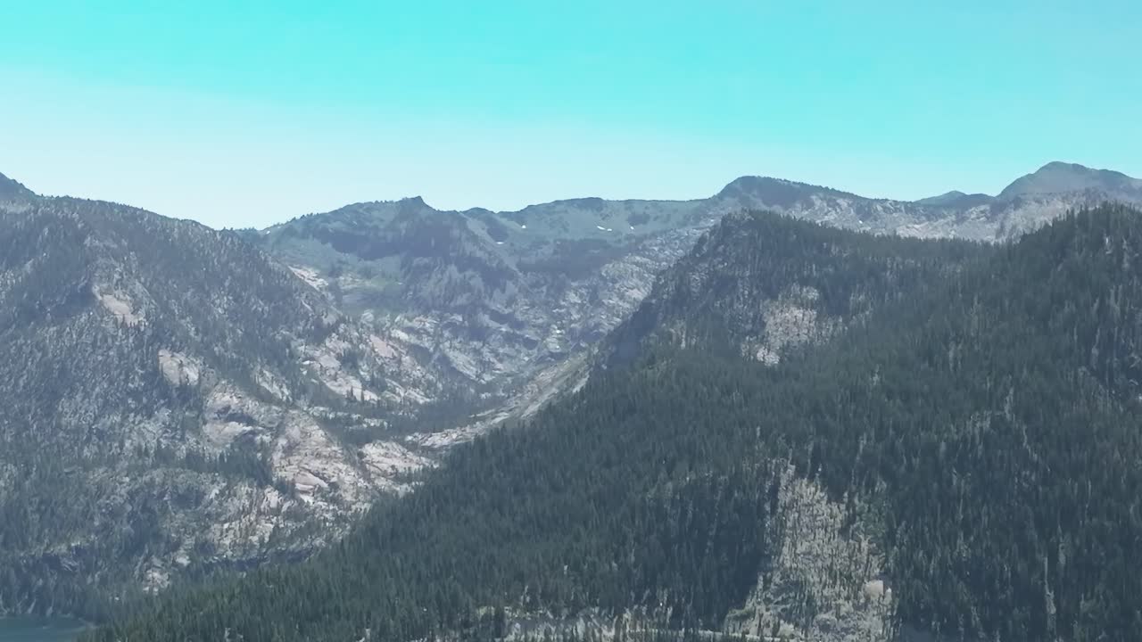 Esplora il lago Tahoe dal versante collinare nella regione tra California e Nevada