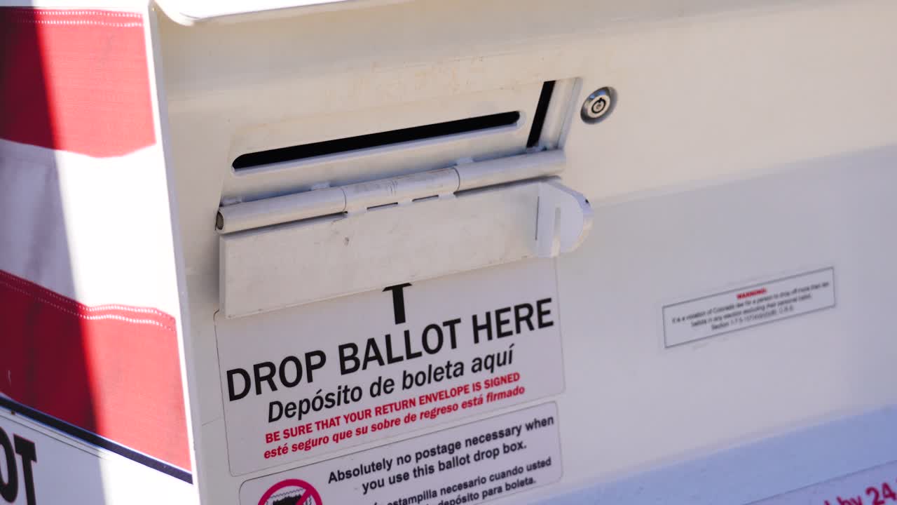 투표 용지를 여기에 떨어뜨리다 서명, deposito de boleta aqui