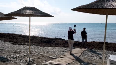 filmando en la playa