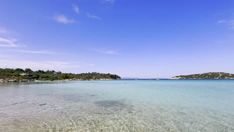 Clean-blue-flag-beaches-of-Halkidiki-Peninsula,-Greece