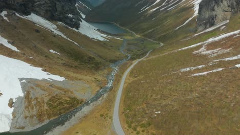 narrow road at norengsdalen in norway