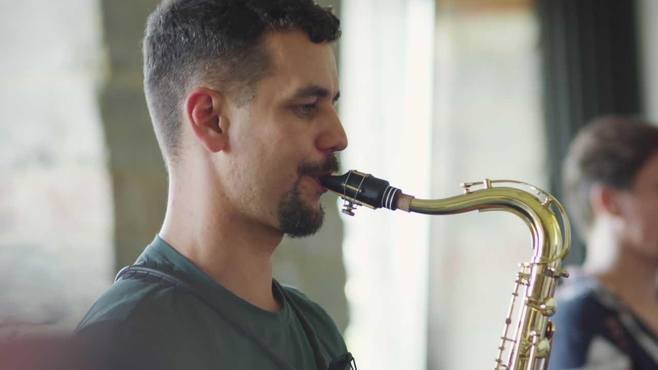 Man playing the saxophone