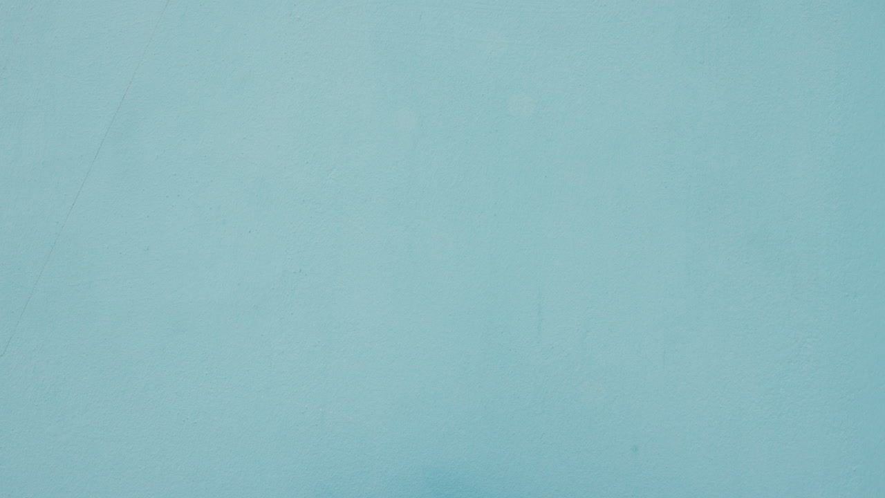 la mano de una chica o mujer con el signo ok