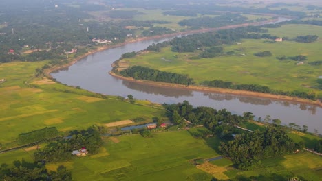 Volando-Sobre-El-Pueblo-Rural-Y-Los-Interminables-Campos-De-Arroz-En-Las-Afueras-De-Sylhet