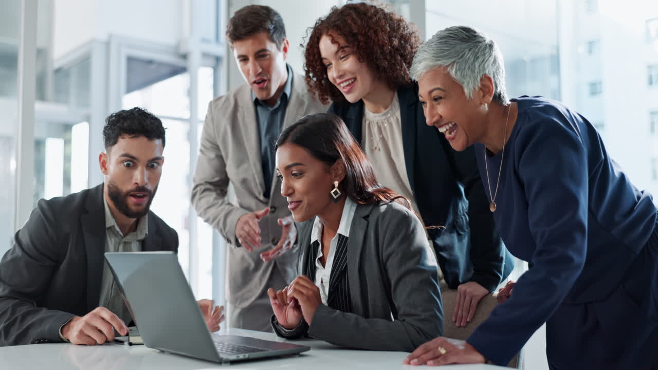 equipo de negocios celebrando el éxito