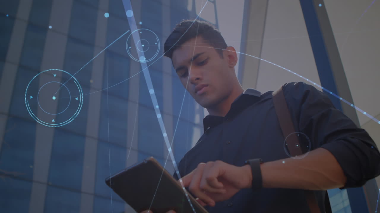 animación de la red de conexiones a través de un hombre de negocios que usa una tableta