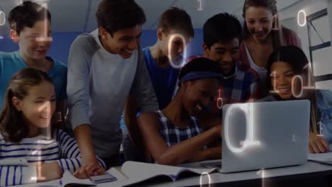 estudiantes y maestros usando computadoras portátiles mientras los números se mueven