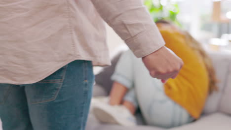 Hombre,-Puño-Y-Violencia-Doméstica-A-La-Mujer