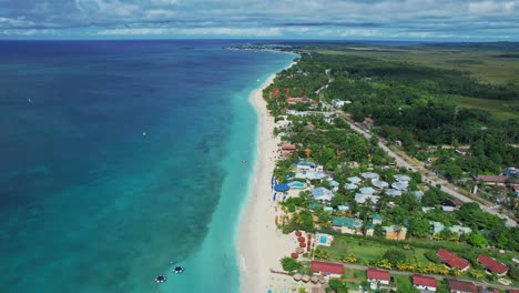 Weißer-Sandstrand-Von-Negril,-Jamaika-V3