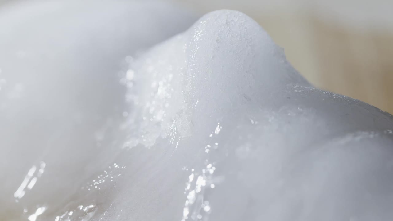 cara de hielo derritiéndose de cerca