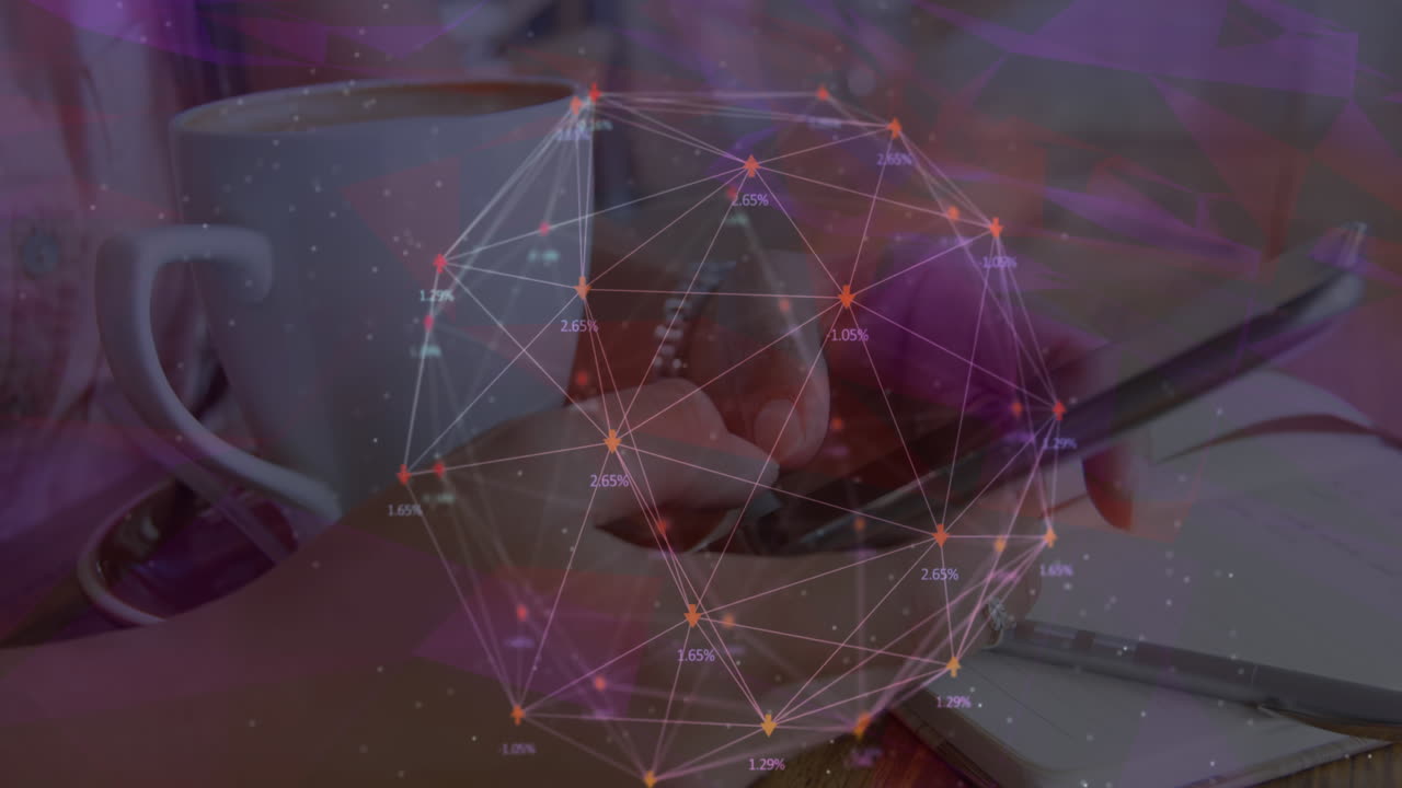 animación de una red de iconos digitales sobre una mujer usando un teléfono inteligente