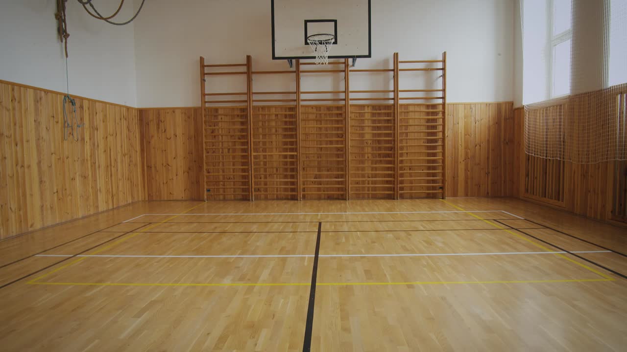 gimnasio escolar vacio