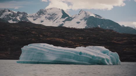 huge floating icebergs in lago argentino near el calafate, patagonia, argentina