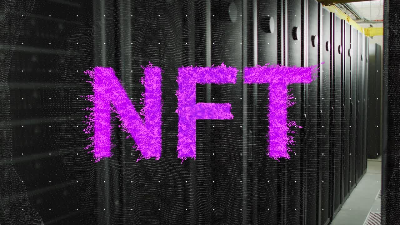 animación de banner de texto nft púrpura contra la sala del servidor de la computadora.