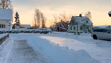 Kleine-Stadt-Zwischen-Kleinen-Häusern-In-Schweden