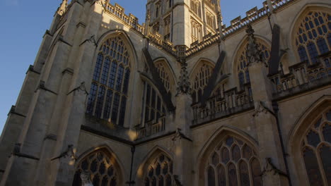 Bath-Abbey---Abbey-Church-of-Saint-Peter-and-Saint-Paul-In-Gothic-Architecture-In-Bath,-UK