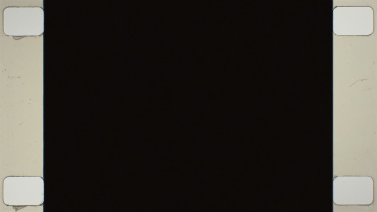 오래된 손상된 필름 프레임 텍스처, 스프로켓 구과 소음, 먼지, 머리카락, 터, 레트로 필름, 릴 혼란 효과, 빈티지 레트로 외모 및 향수 효과.