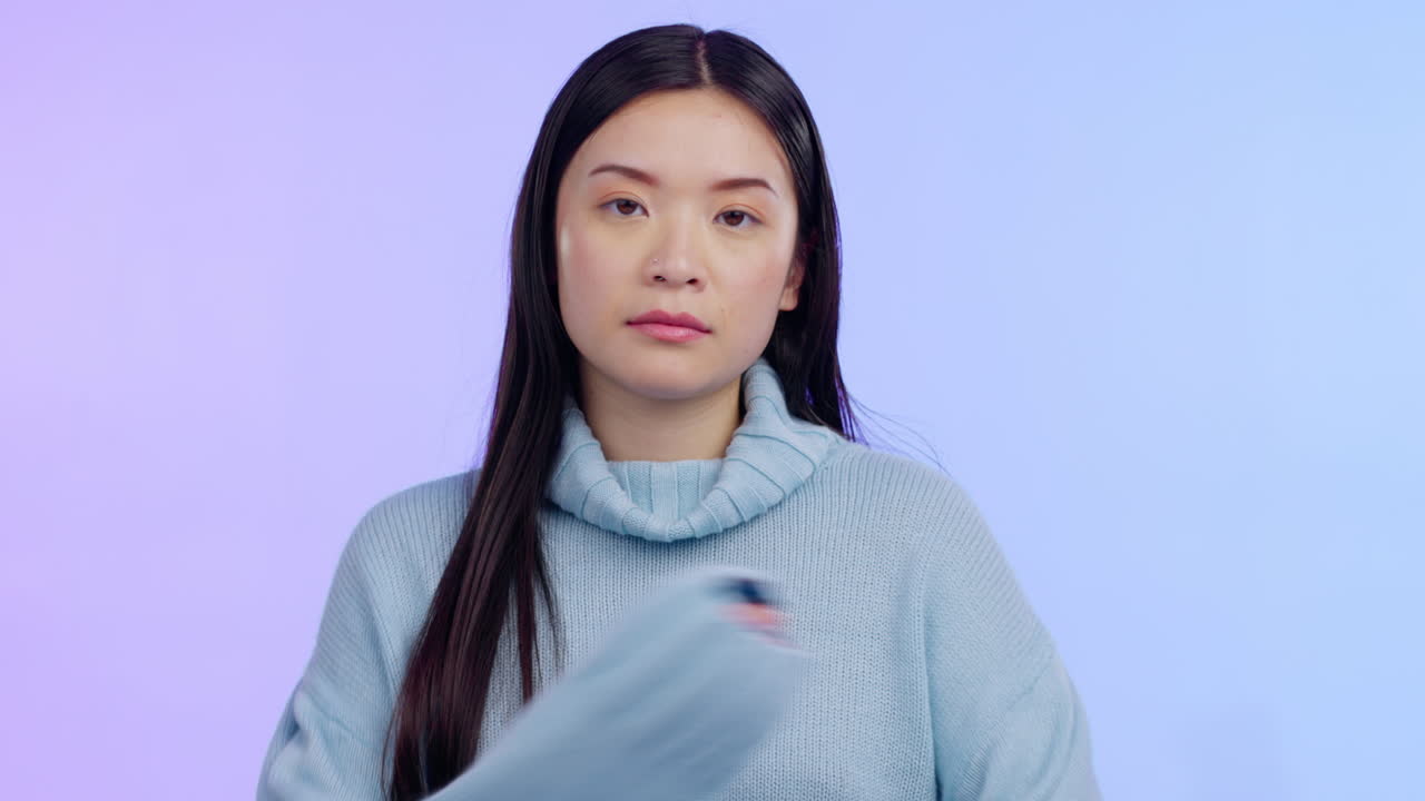 여성의 초상화, 심각하고 화가 난 얼굴