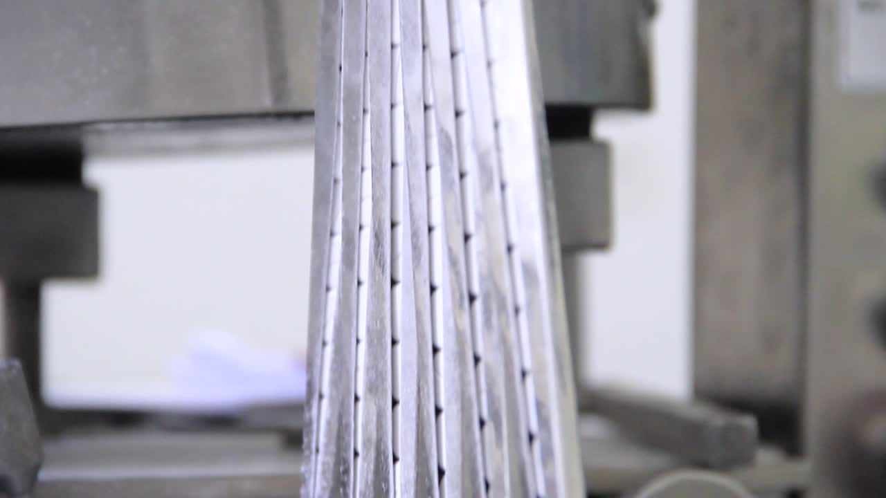 지폐 분류 기계를 위해 패닝하는 동안