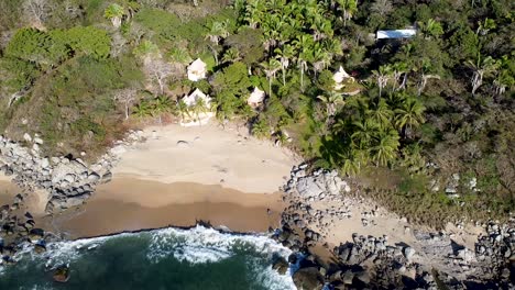 Drone-Aéreo-Birdseye-Top-Down-Clip-De-Playa-De-Los-Muertos-En-Sayulita,-Nayarit,-México