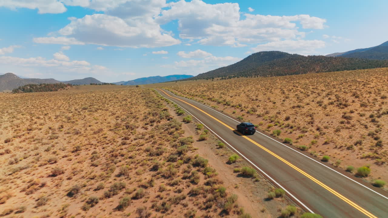 Viaggio in auto nel deserto