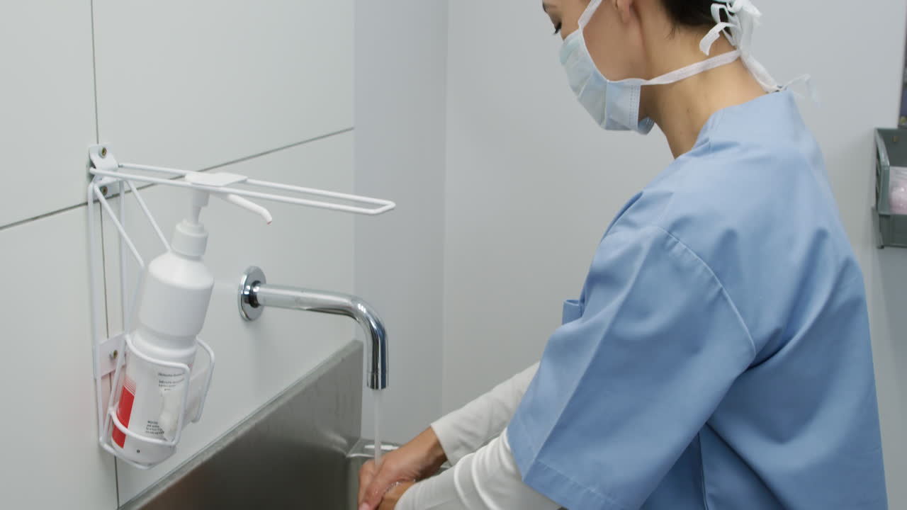 profesional médico que trabaja en un hospital