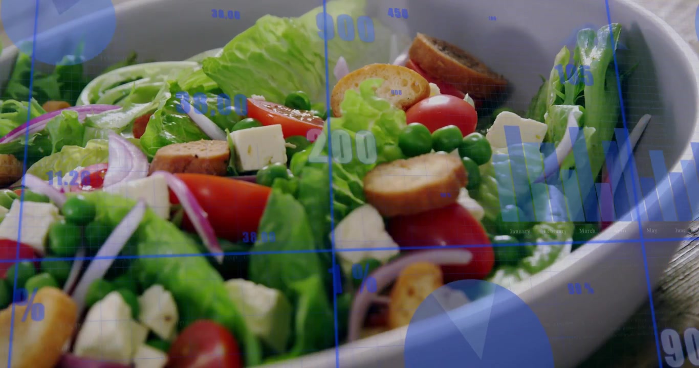 Inquadratura ravvicinata su una ciotola di insalata su un tavolo rustico, con una sovrapposizione di dati blu che evidenzia i valori nutrizionali.