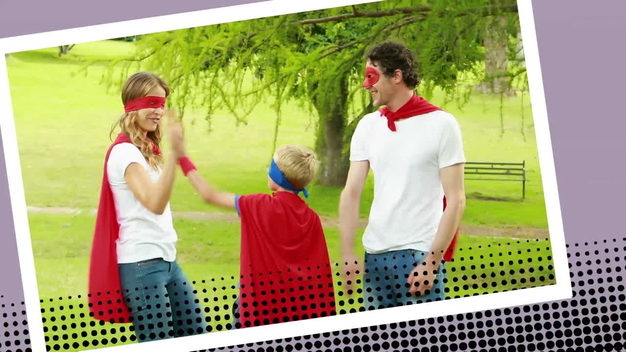 familia de superhéroes corriendo en el parque