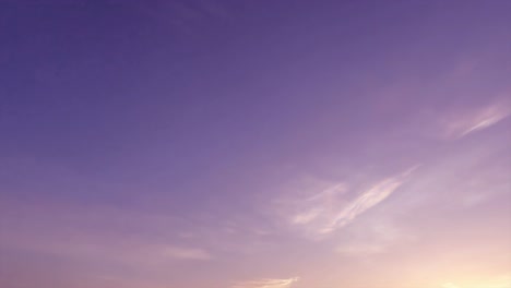 cielo púrpura magenta n amanecer nube amarilla con rayo de luz del sol
