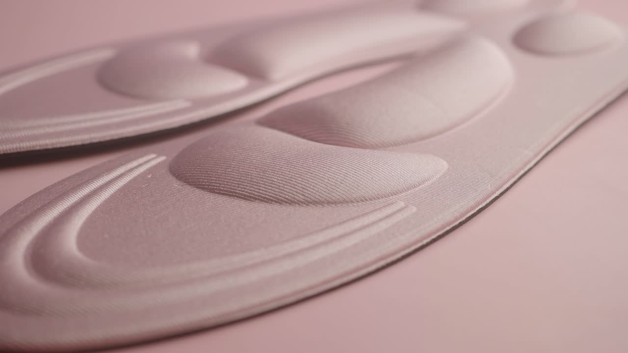 Soft, padded shoe insoles
