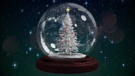 estrella fugaz roja alrededor del árbol de navidad en un globo de nieve contra estrellas brillantes en un fondo azul
